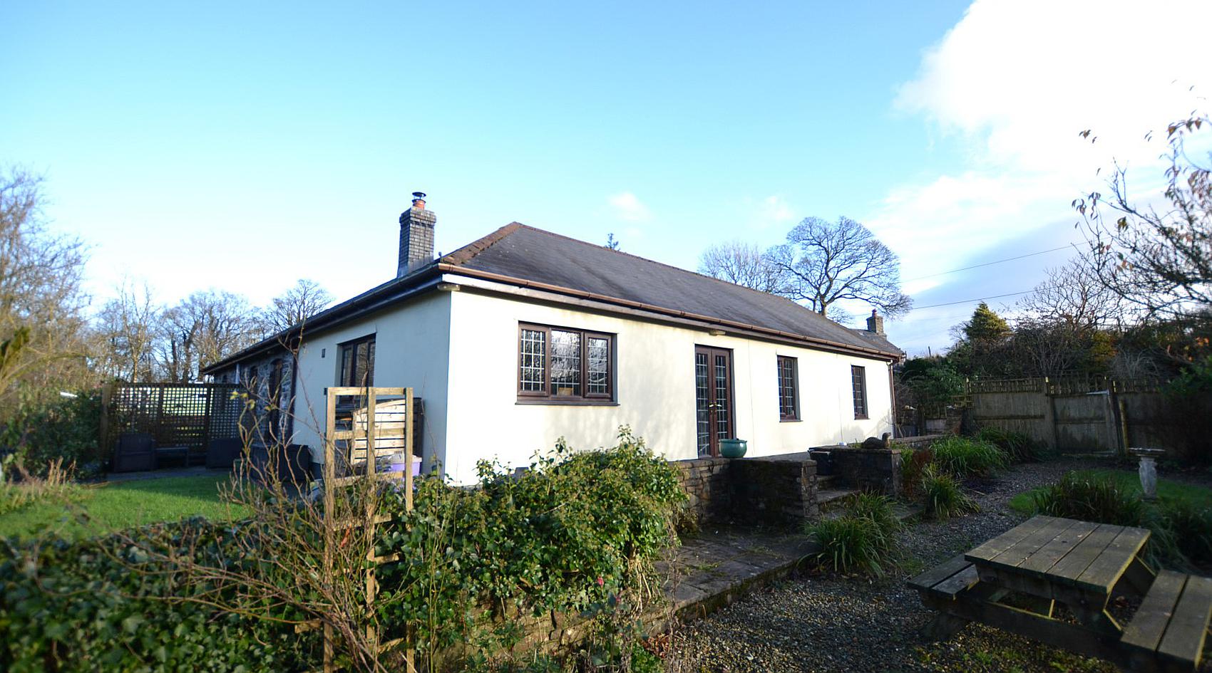 Dihewyd CEREDIGION